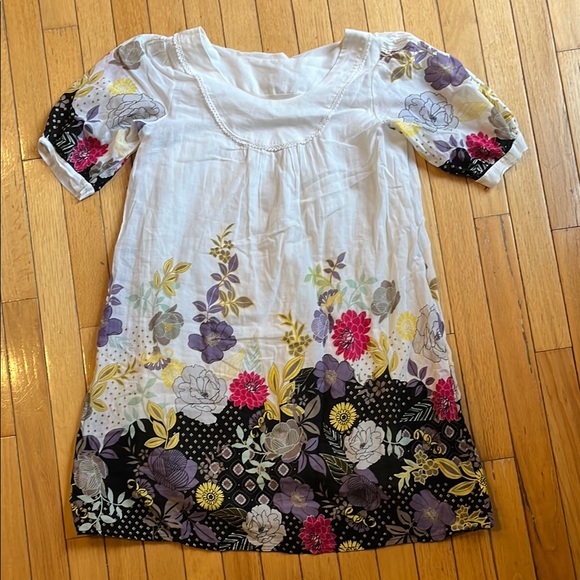 Dresses & Skirts - Floral Women’s Dress/Tunic in White and Purple